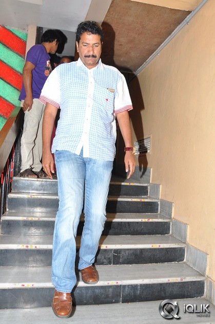 Bandipotu-Movie-Hungama-at-Sandhya-Theatre